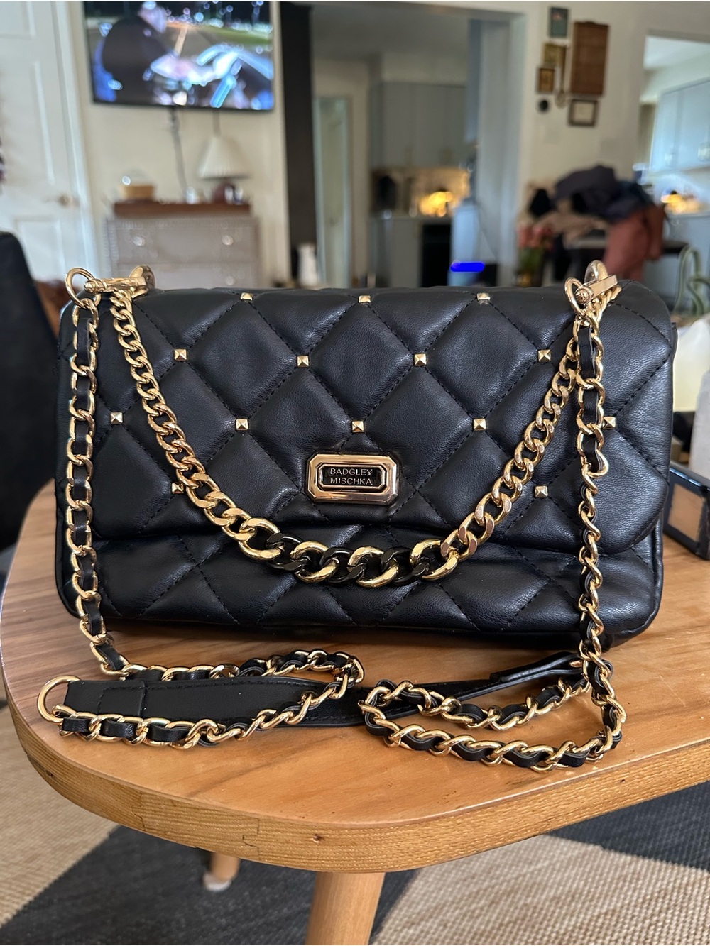 Badgley Mischka Black Quilted Chain Shoulder Bag like new 6x10
